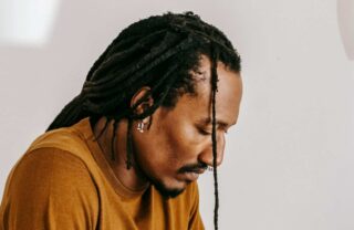 Ragazzo con i dread