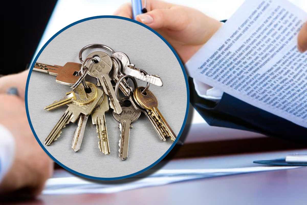 Chiavi di casa e un contratto da firmare